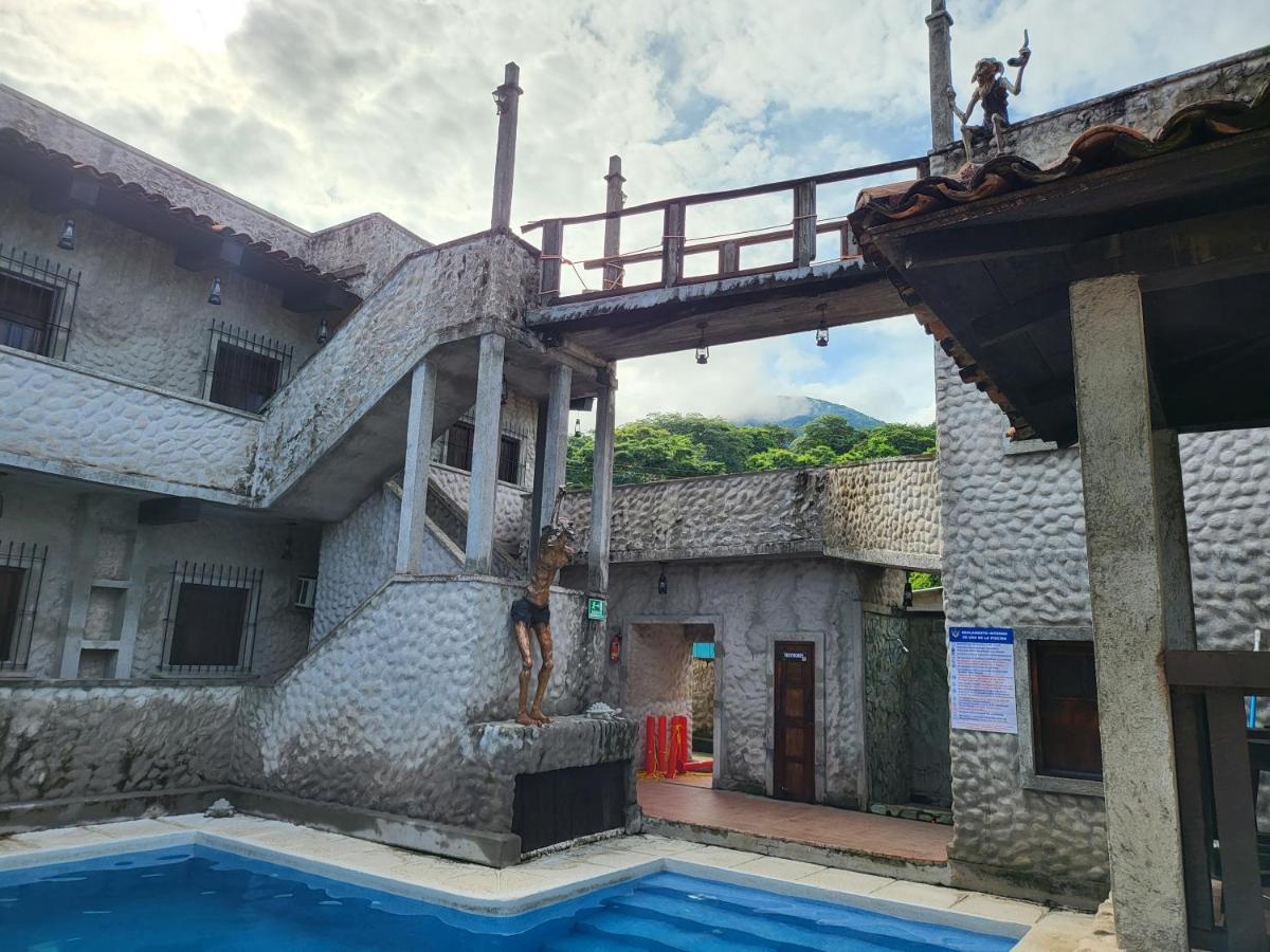 Hostal Casa De Las Gargolas Amapala Exterior photo